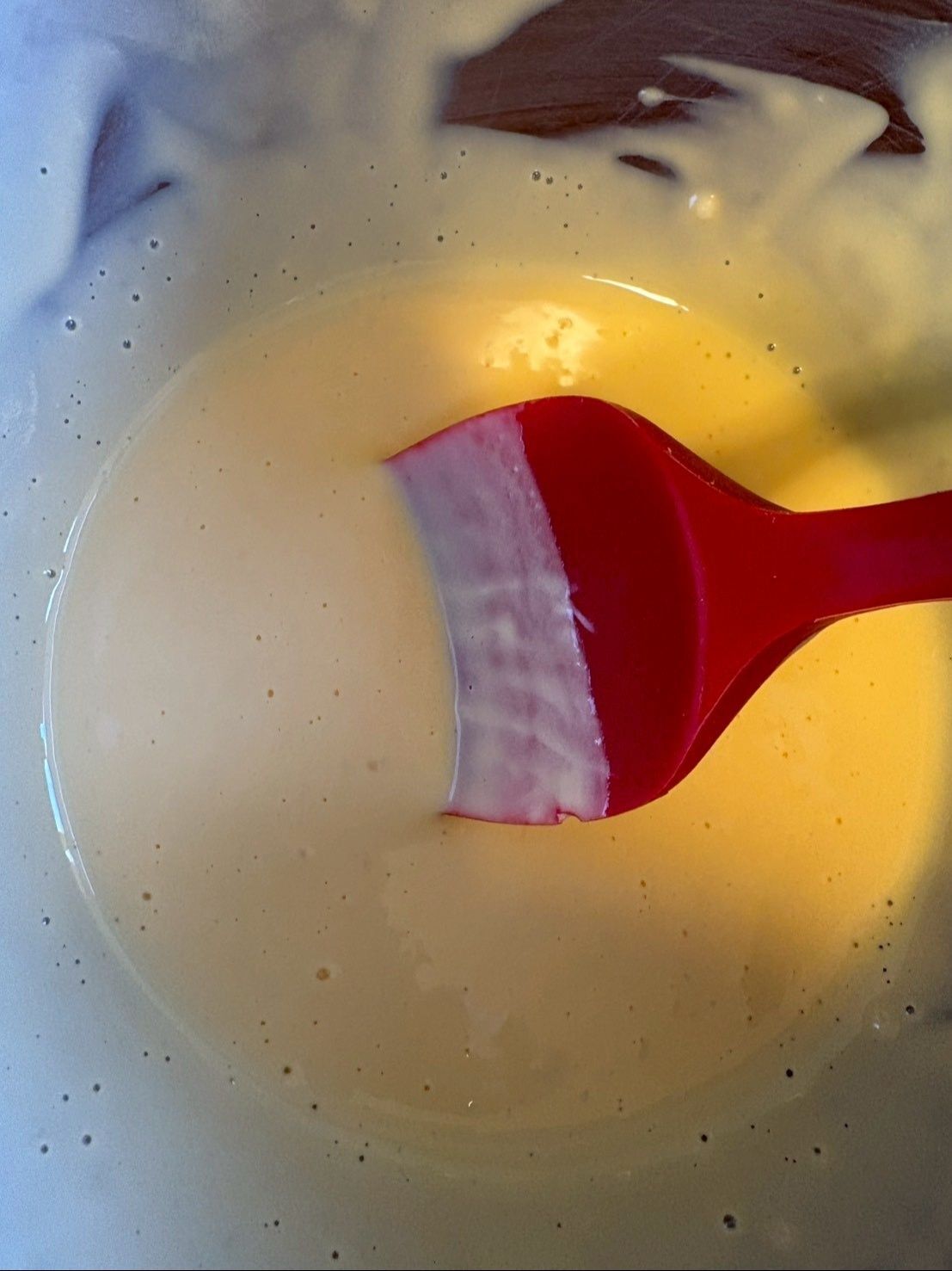 粉類のダマができないように滑らかになるまで混ぜ合わせてください