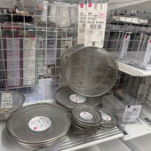 ダイソーで、この夏に向けたザル探し！人気のあの商品にそっくりなアイテム発見