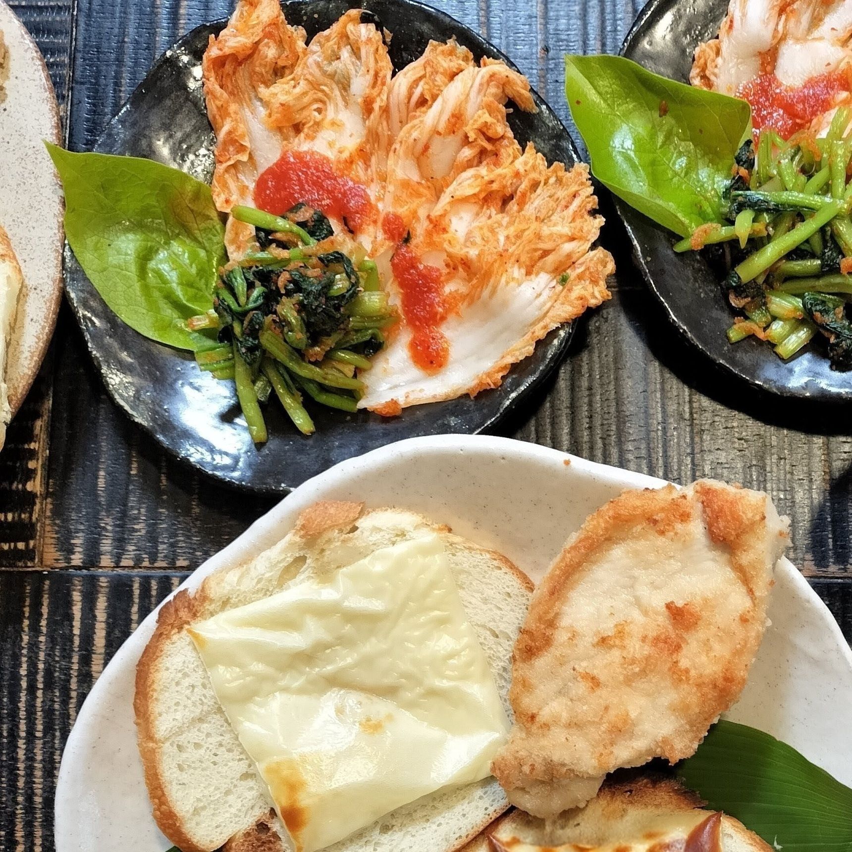 意外な組み合わせ？！チキンサンドイッチ！おおぉ美味〜！