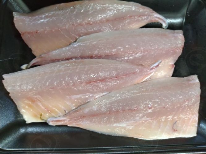 3枚おろしのアジ