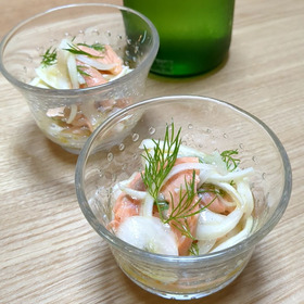 【白ワインに合う！】お財布にも優しい！サーモンと新玉ねぎのマリネ