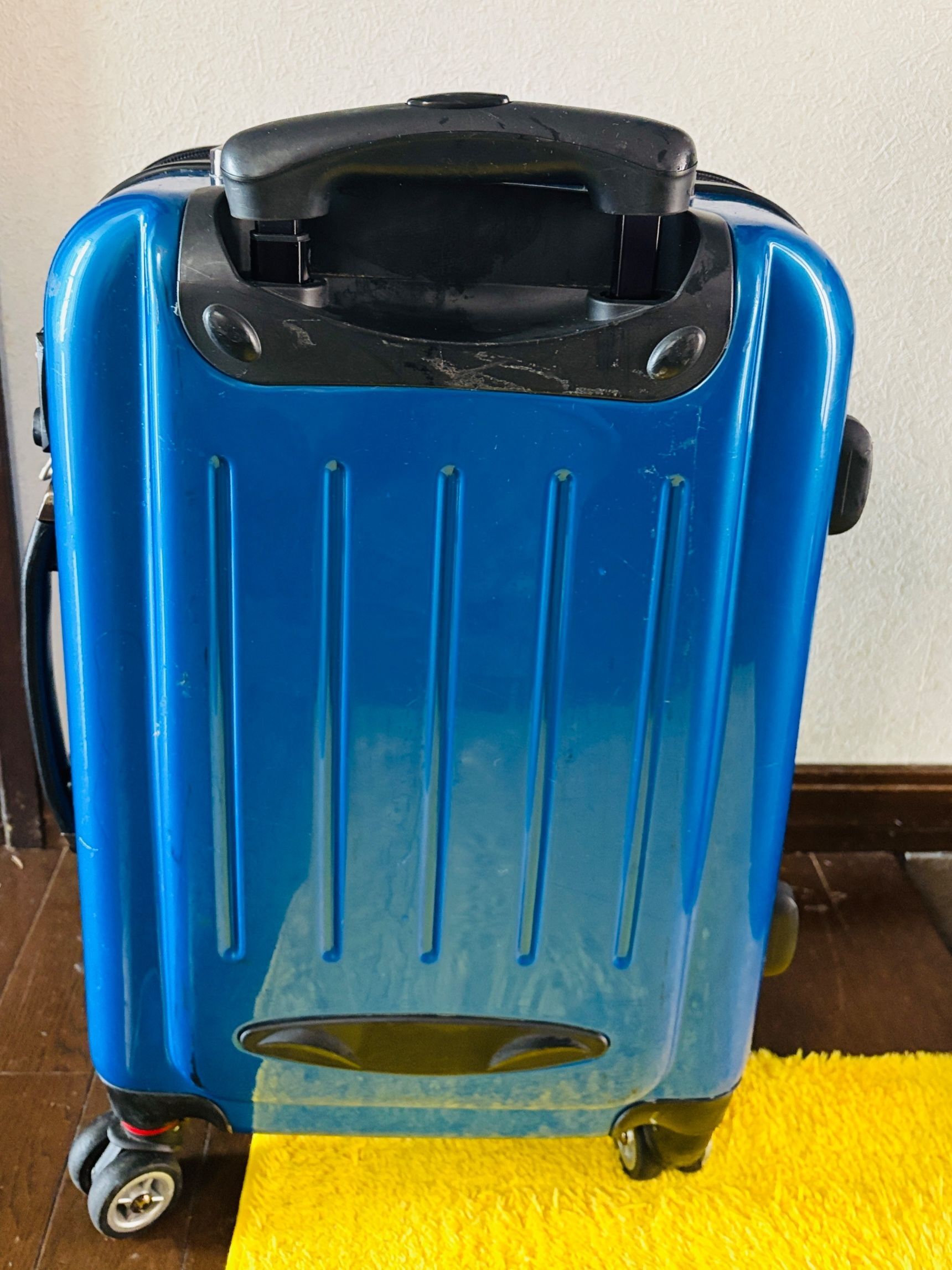 お世話になりました「キャリーケース」