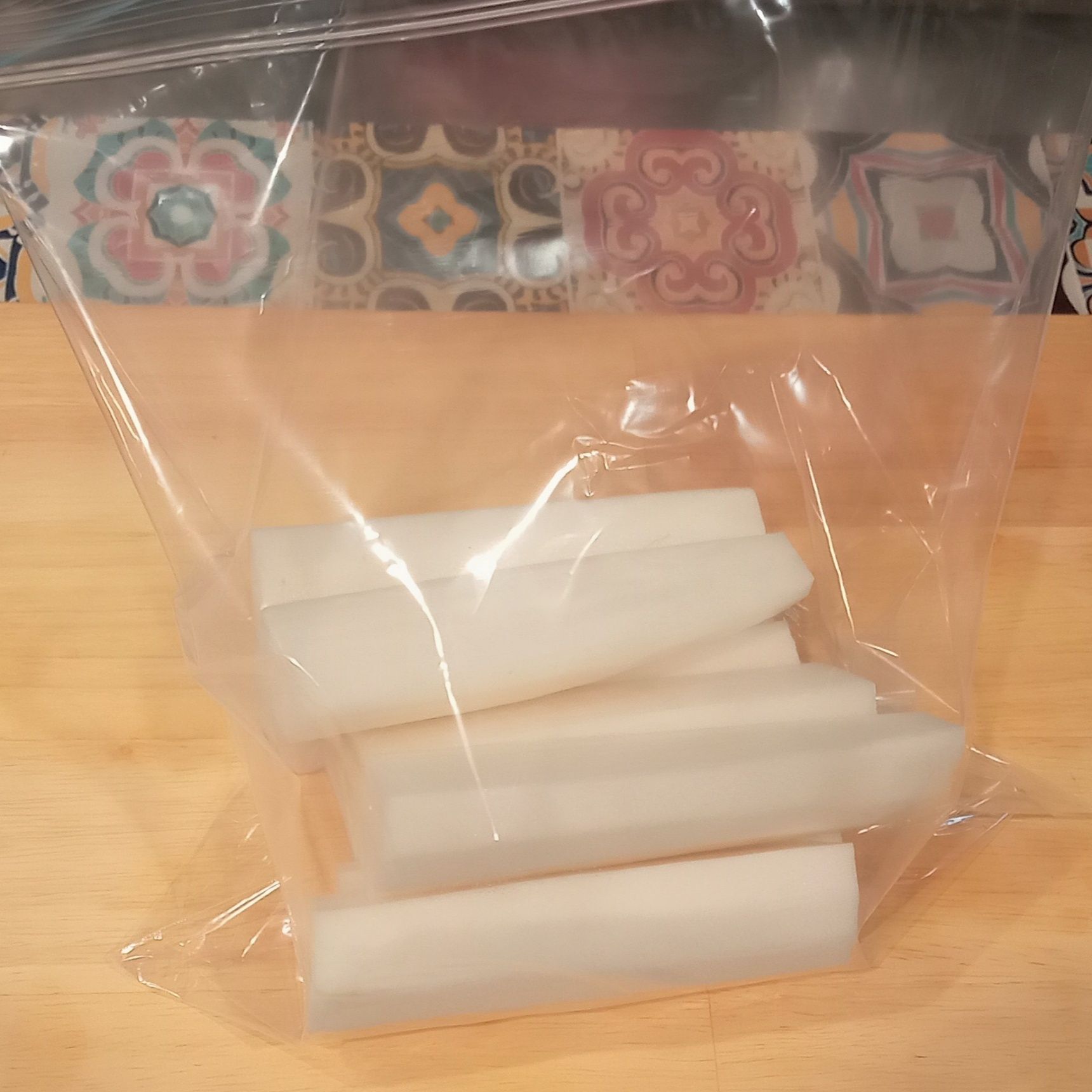 大根を保存袋に入れて