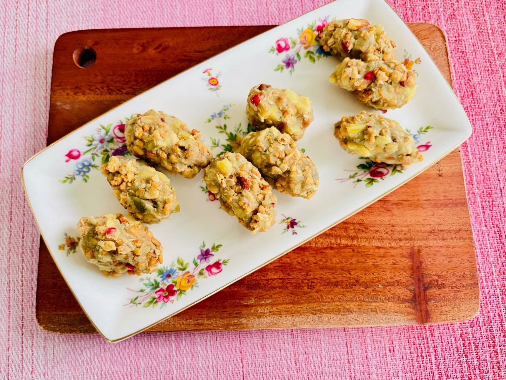 材料たったふたつ！サクサクしっとり感がたまらなく美味しい〜ダイエットにもオススメ「一口おやつ」