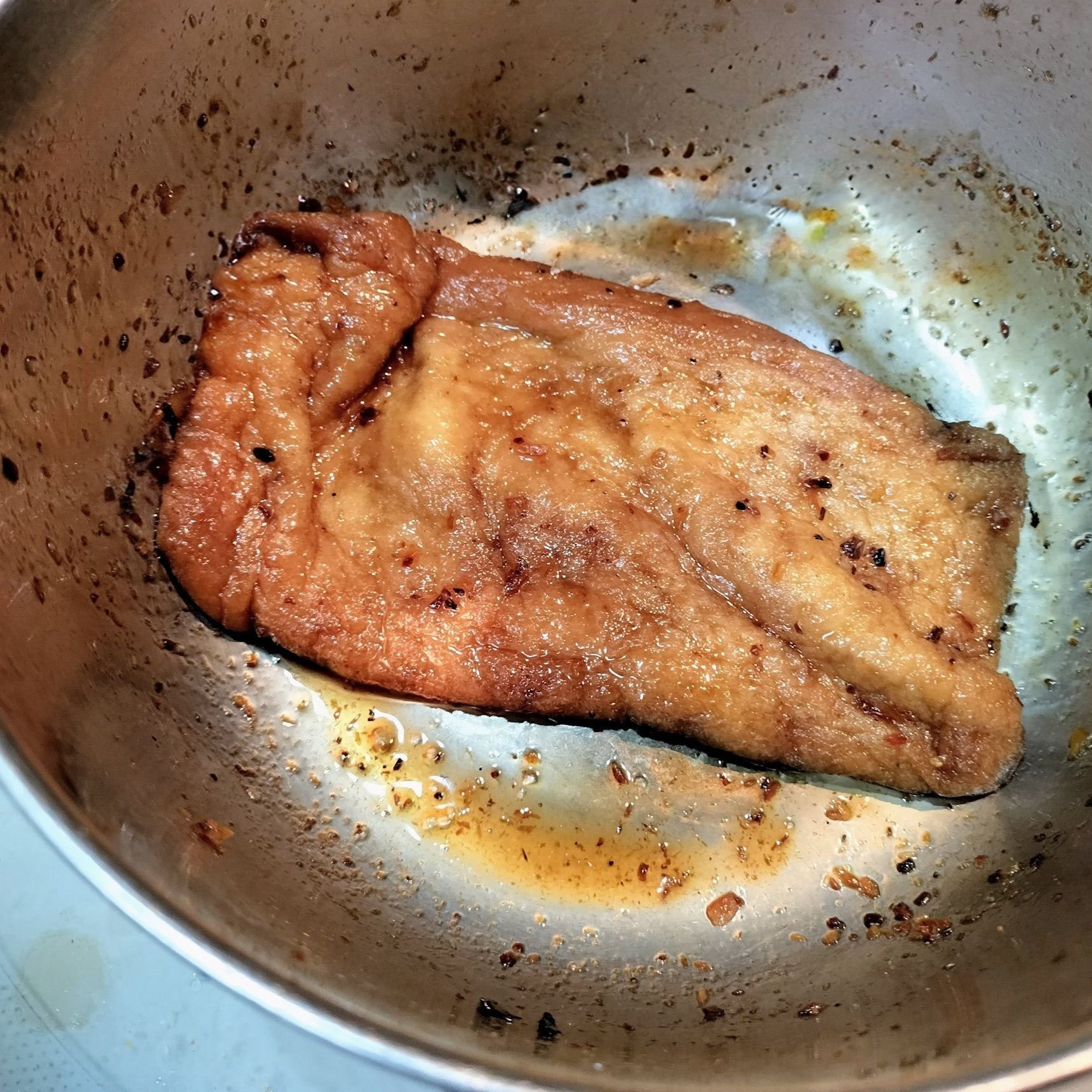 2.手順1の鍋に、油揚げを戻す→材料▲を加えて味を整えながら煮詰める→油揚げを軽く絞って器に取り出す【甘めの甘辛煮の油揚げ】　※鍋の中に絞った煮汁は残しておきます（手順3で使います）