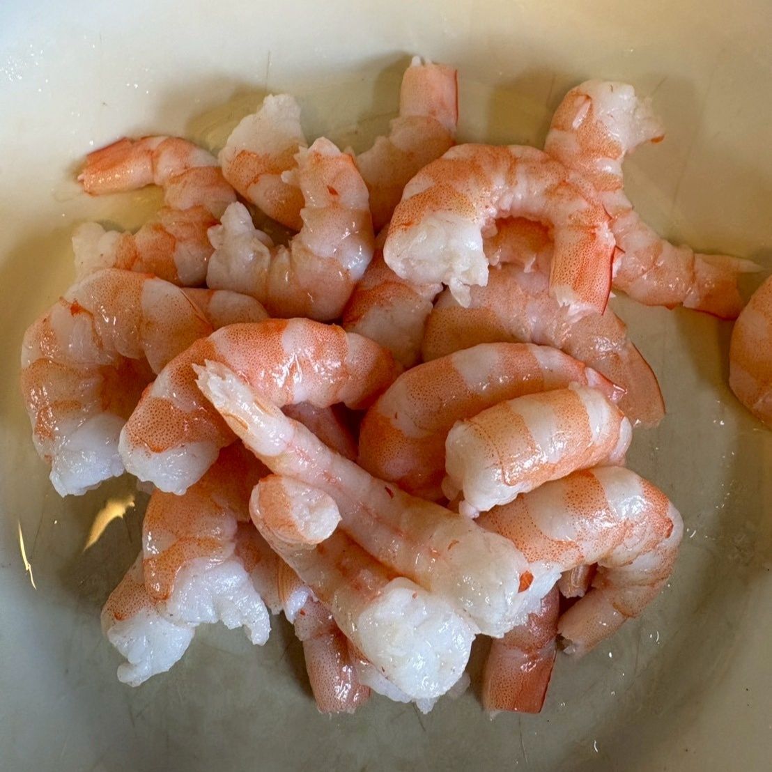 サラダ用の海老は1パック全部挟みました。