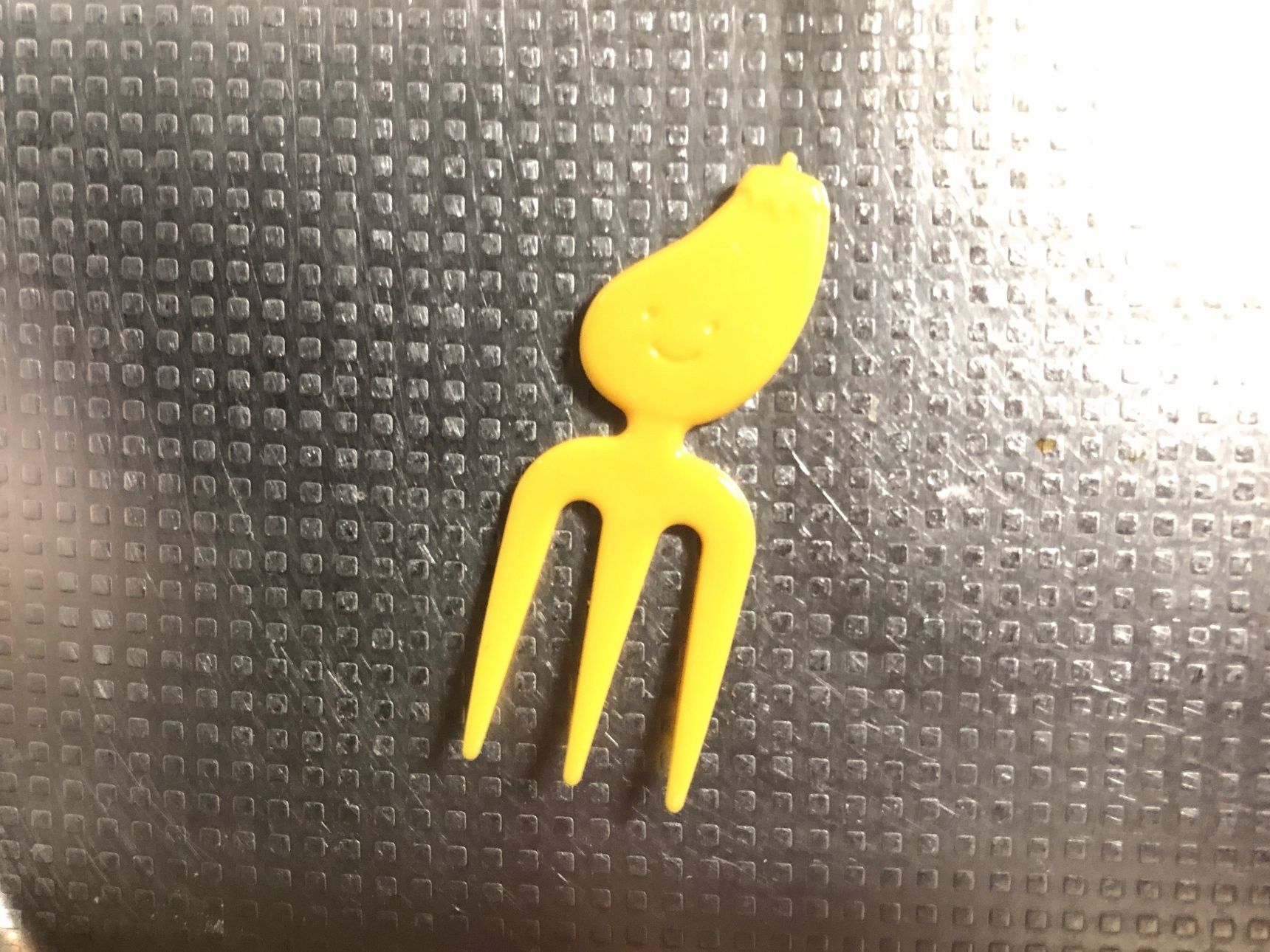 まずはピックを用意します