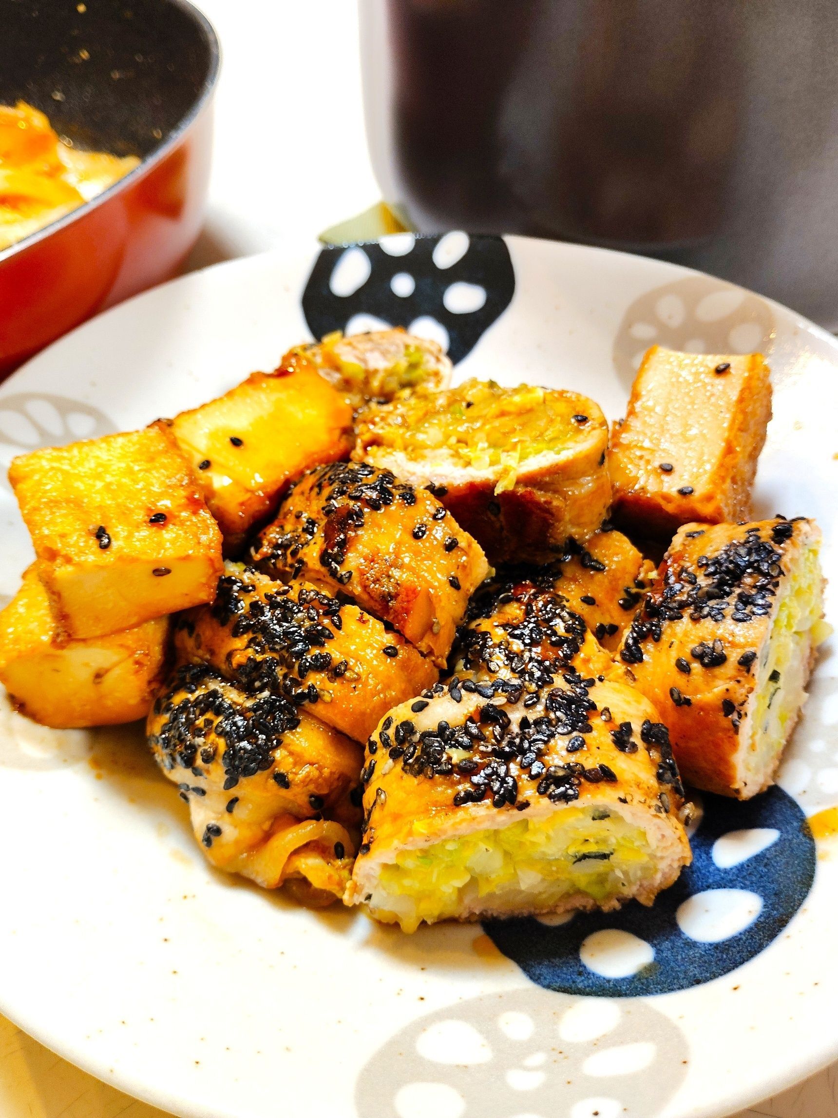 豚肉きゃべつ巻きロール～ごま照り焼き～