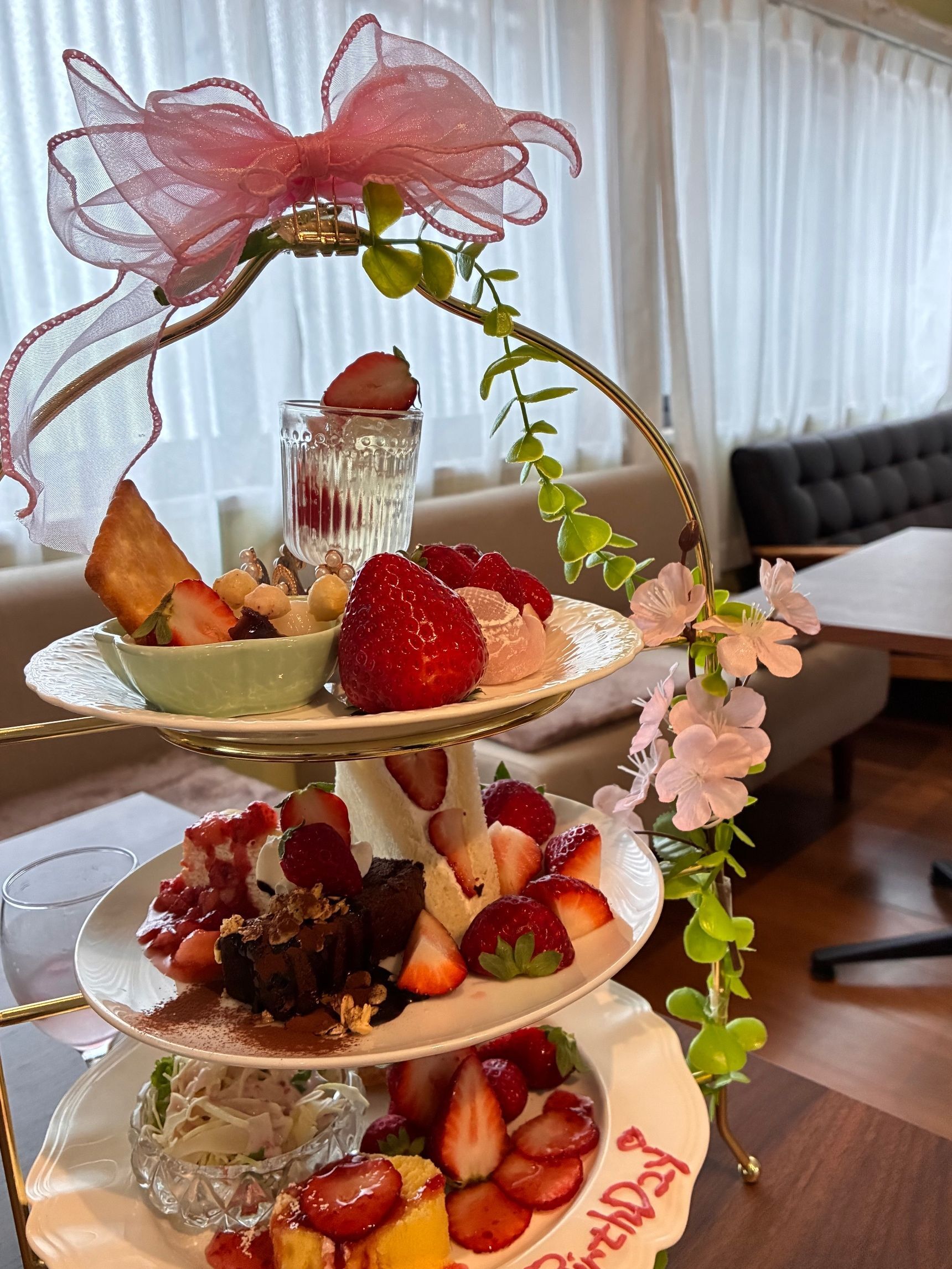 アフタヌーンティーの登場！