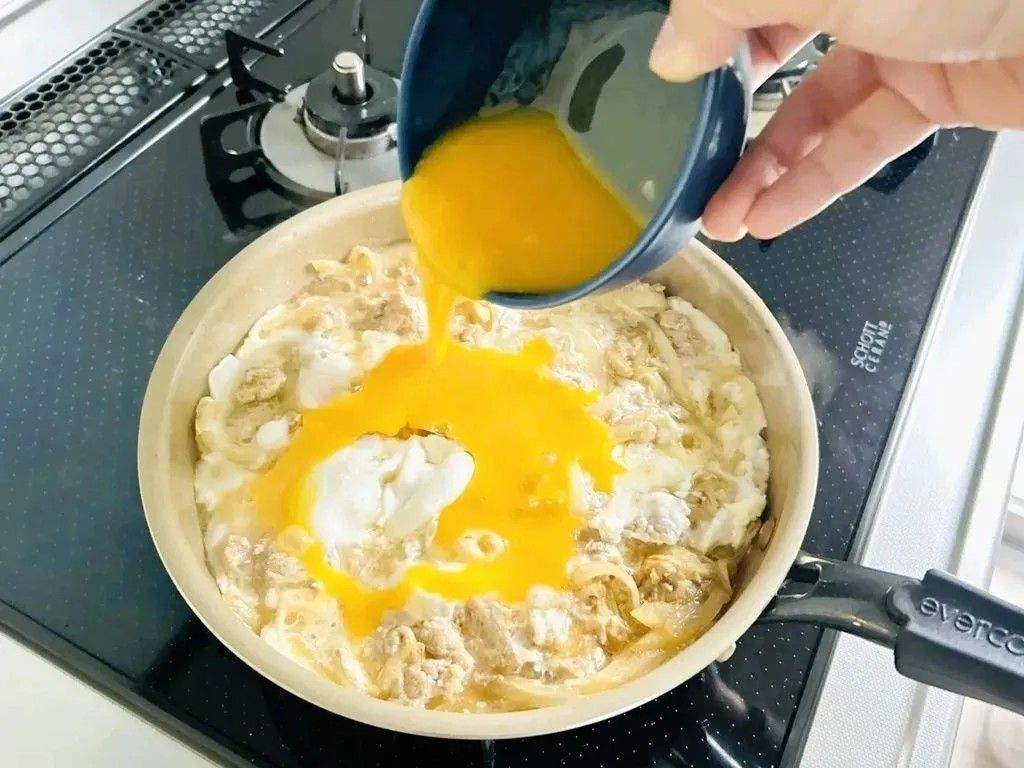和田明日香さん直伝！目ウロコな『親子丼』の作り方。これでもう絶対失敗しませんよ♪