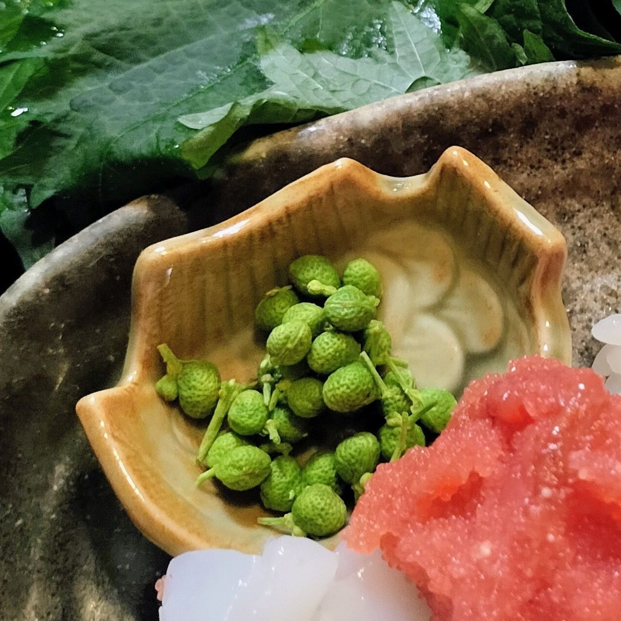 イカ明太に合わせると美味しいものは、実山椒です！実山椒は、わさびの代わりに本まぐろの刺身用に合わせても絶品！