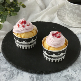 ホットケーキミックスで簡単！「ラズベリーチーズクリームのカップケーキ」