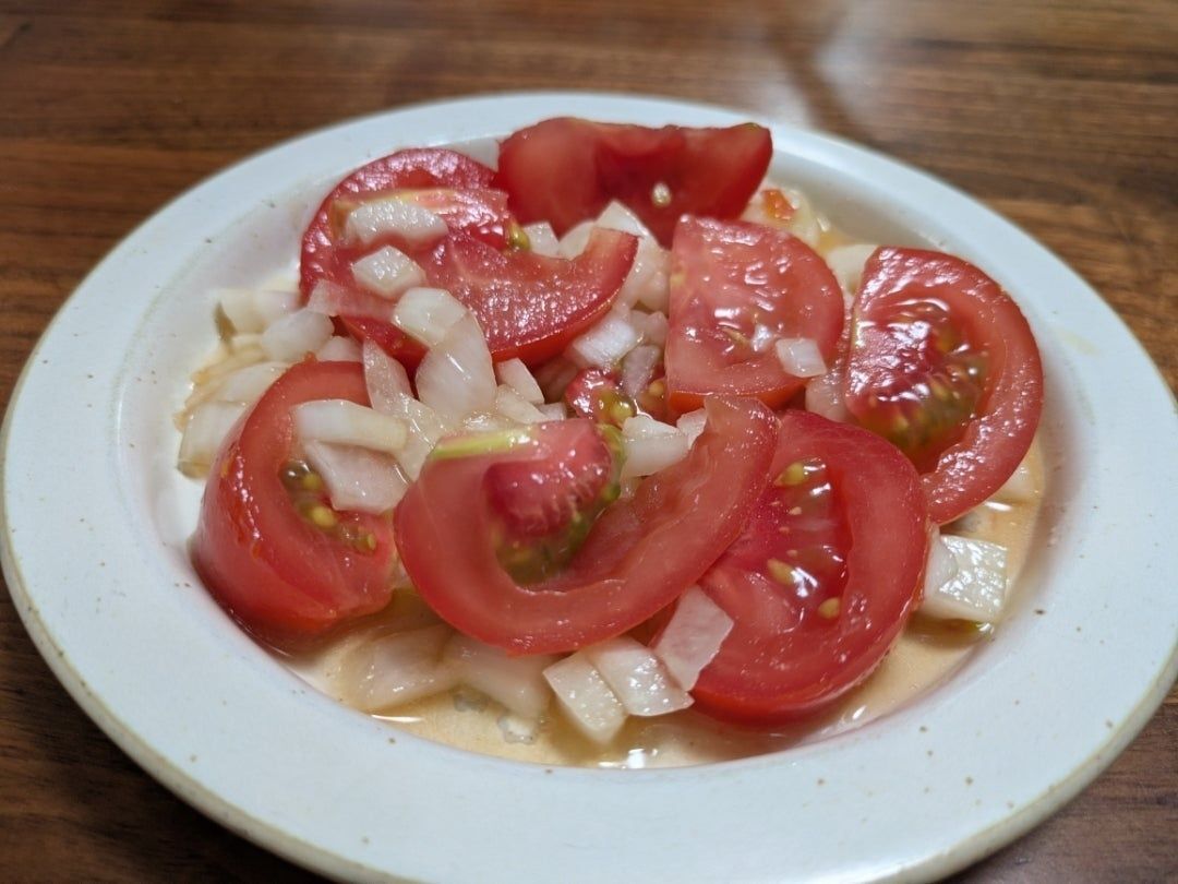 【簡単レシピ】新玉ねぎとトマトのサラダ