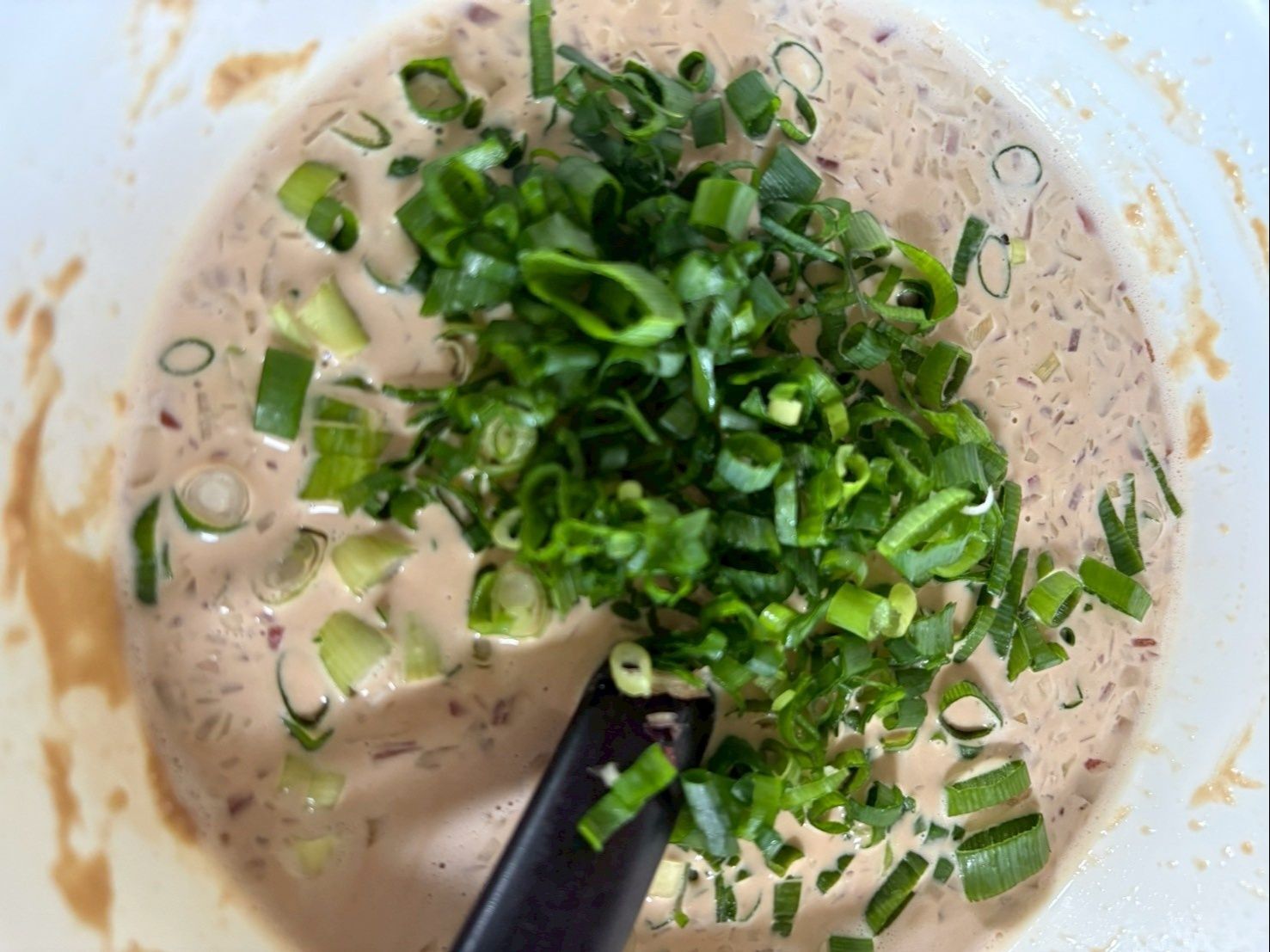 刻んだ小葱も加えます。