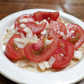 【簡単レシピ】新玉ねぎとトマトのサラダ