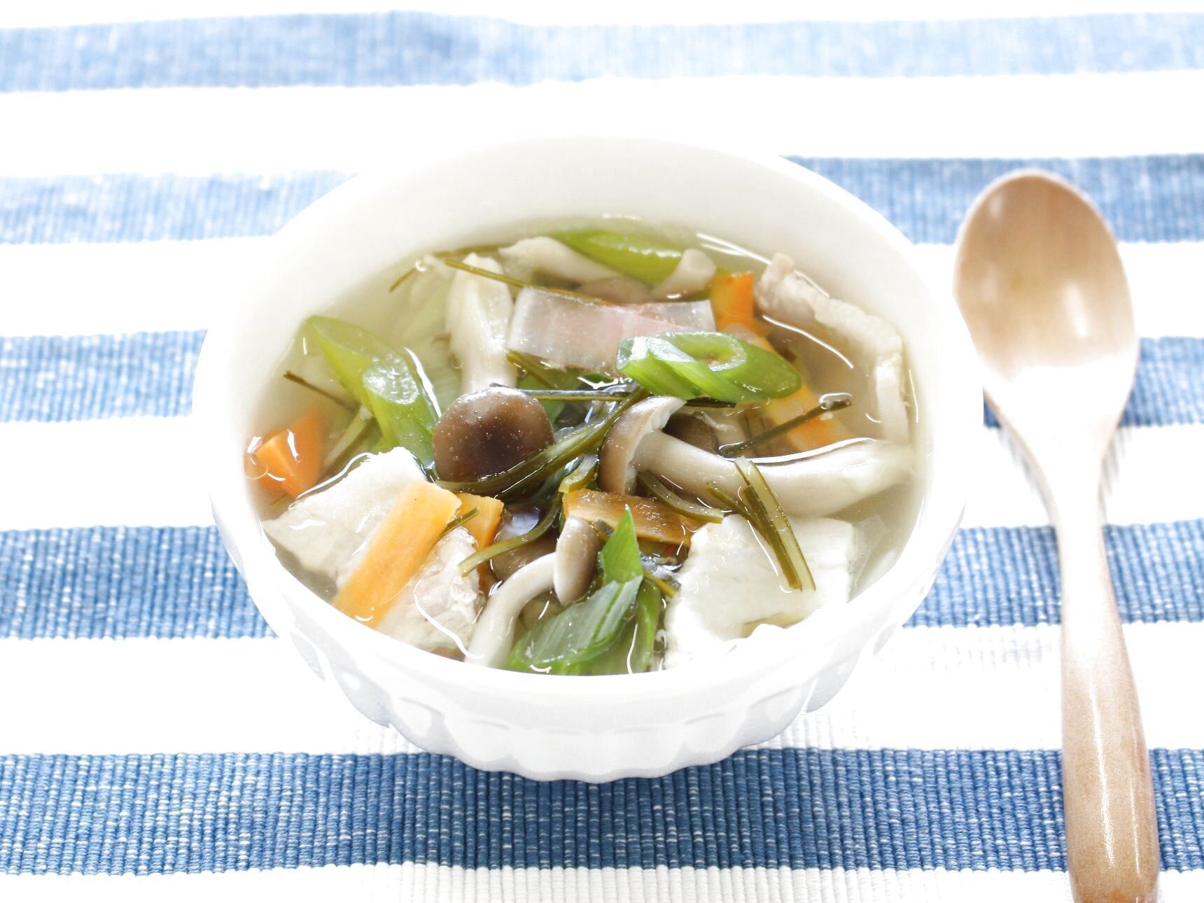 野菜たっぷり昆布スープ