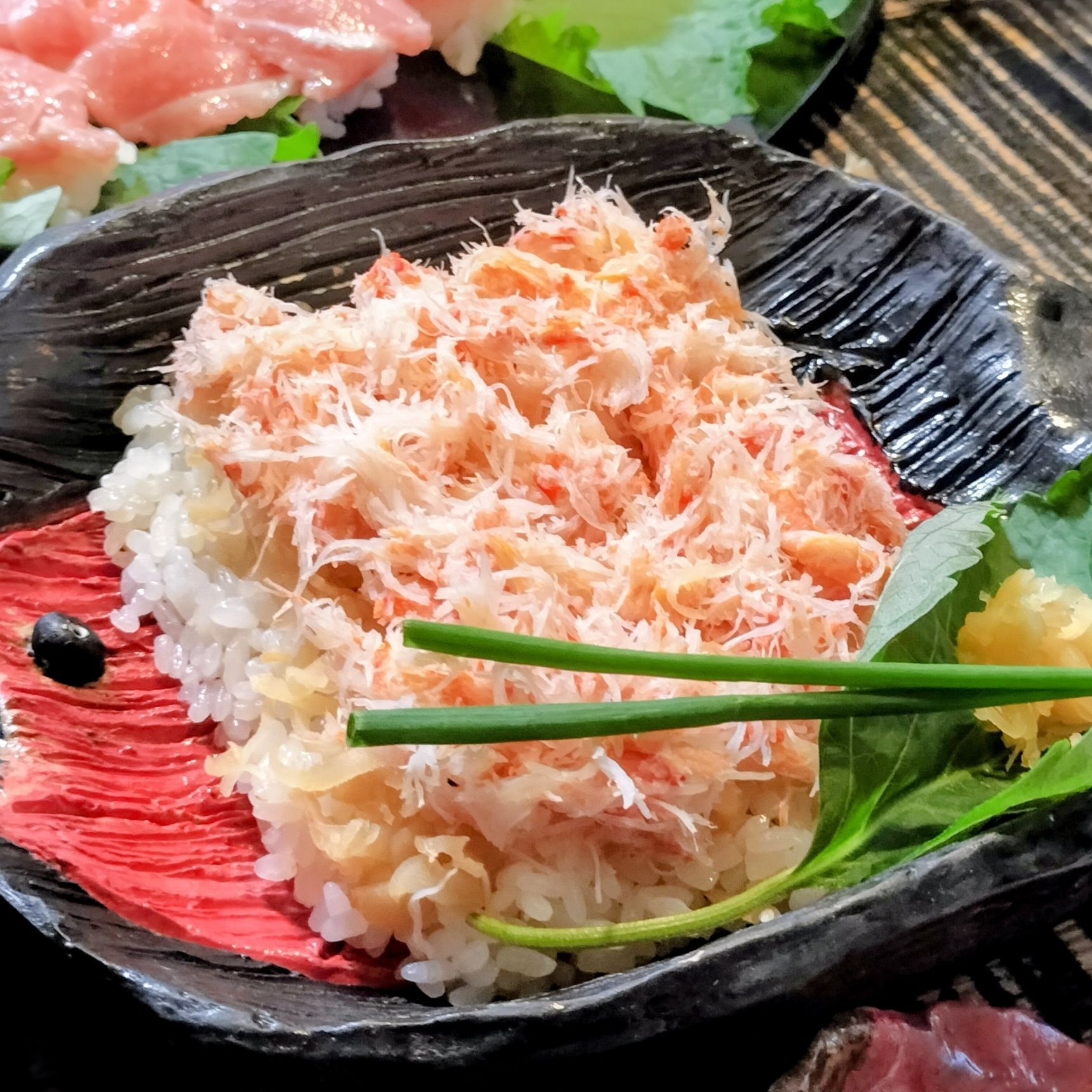 絶品！ひと味違う！カニ寿司にコレ挟んで！カニ寿司とカニ汁！