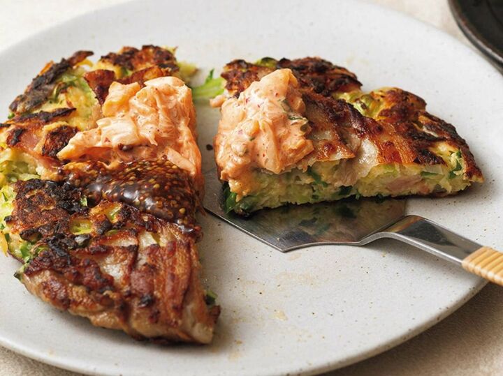 三國シェフ流「お好み焼きガレット」の作り方。カリッ&もちっ食感がやみつきに!