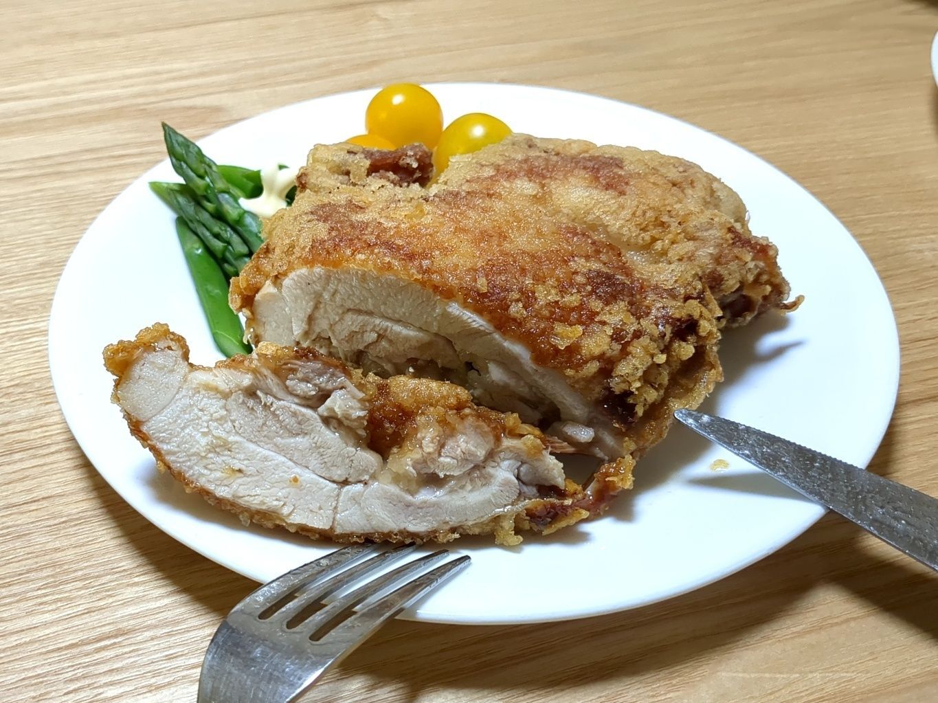 ステーキみたいにカットして食べることに（笑）