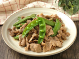 材料4つで完成！「豚肉とスナップエンドウのマヨ醤油炒め」