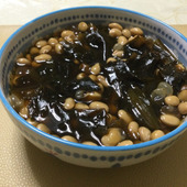 大豆とわかめのカンタン甘煮。大豆は万能薬膳！海藻とともにアンチエイジング