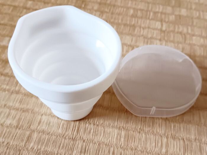 コンパクトでさっとバックなどに入れて。ちょっと水が欲しい時にも便利です