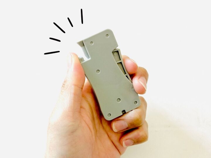 【セリア】おもちゃでもライターでもありません。地味に“イライラ”する作業を秒で解決してくれる便利グッズみつけた♡