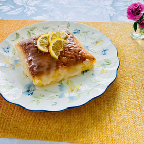 艶々グレーズのかかった爽やか「レモンケーキ」