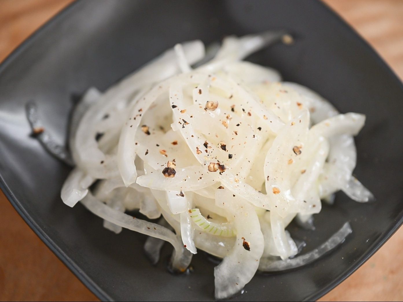 火を使わず完成！新玉ねぎの白だし和えのレシピ
