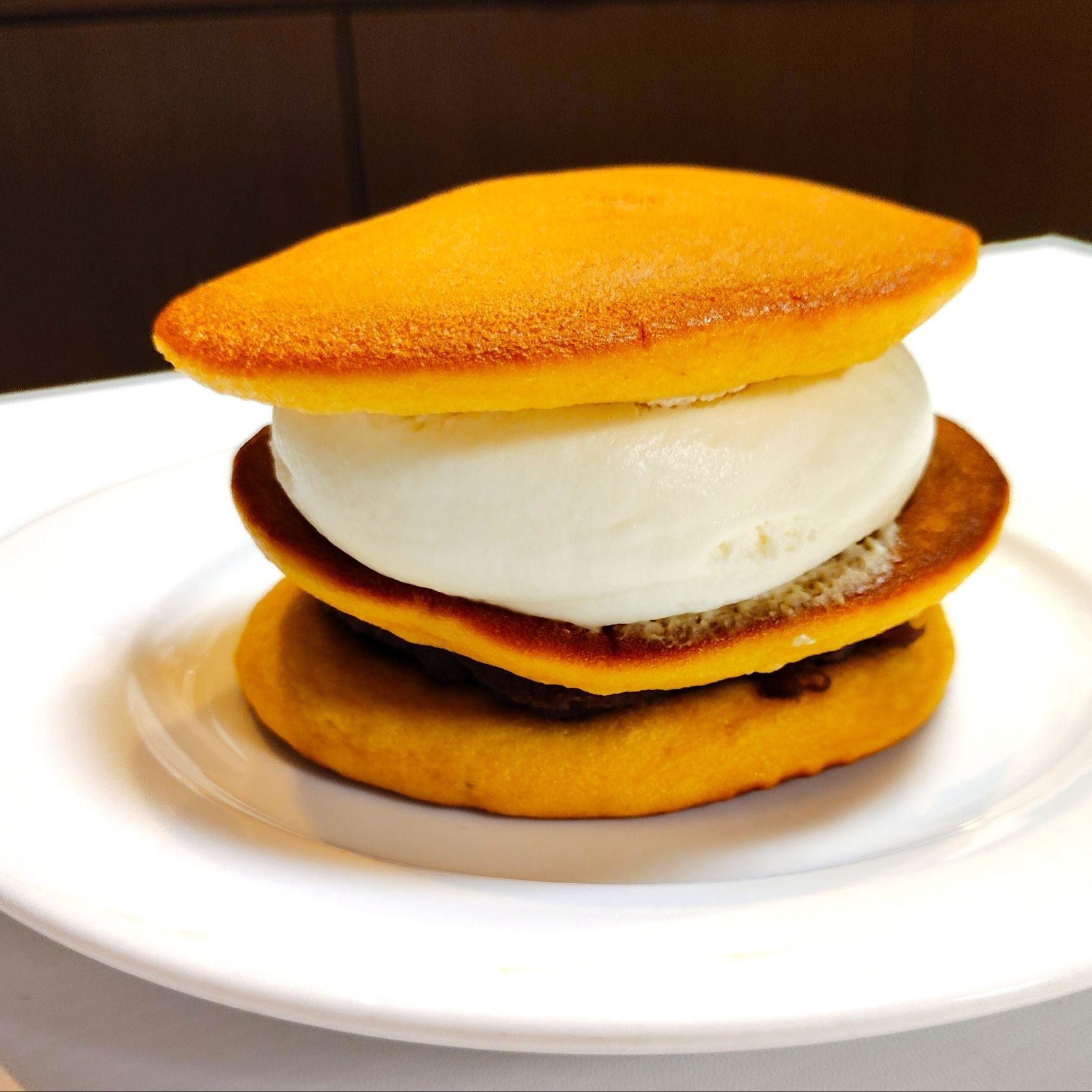 ふわっと生どら焼き　粒あん&ホイップ　　とは