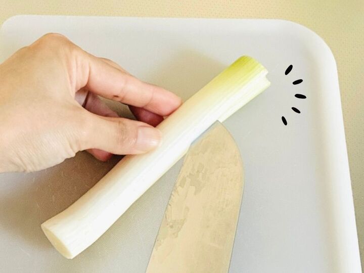 まるでプロ級!ふわふわの『白髪ねぎ』を簡単に作る方法。食べやすさもグンとアップしますよ♪