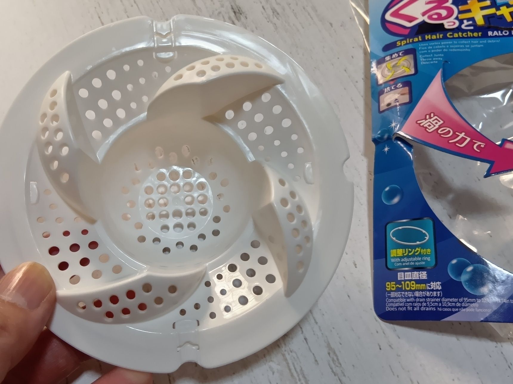 同じように、今まで使っていた排水溝のフタの代わりに“置くだけ”。