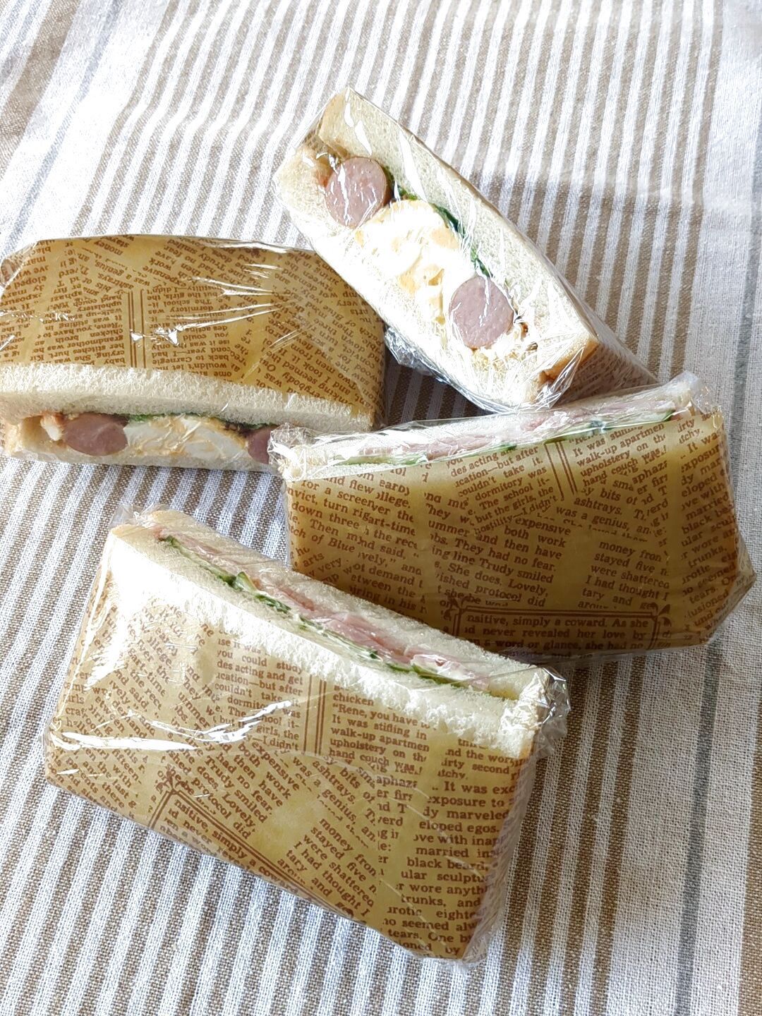 ワックスペーパーでサンドイッチを可愛くラッピング！