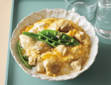親子丼は「卵は2回に分ける」が大正解！たったこれだけで〈ふわとろ感〉が段違いに♡