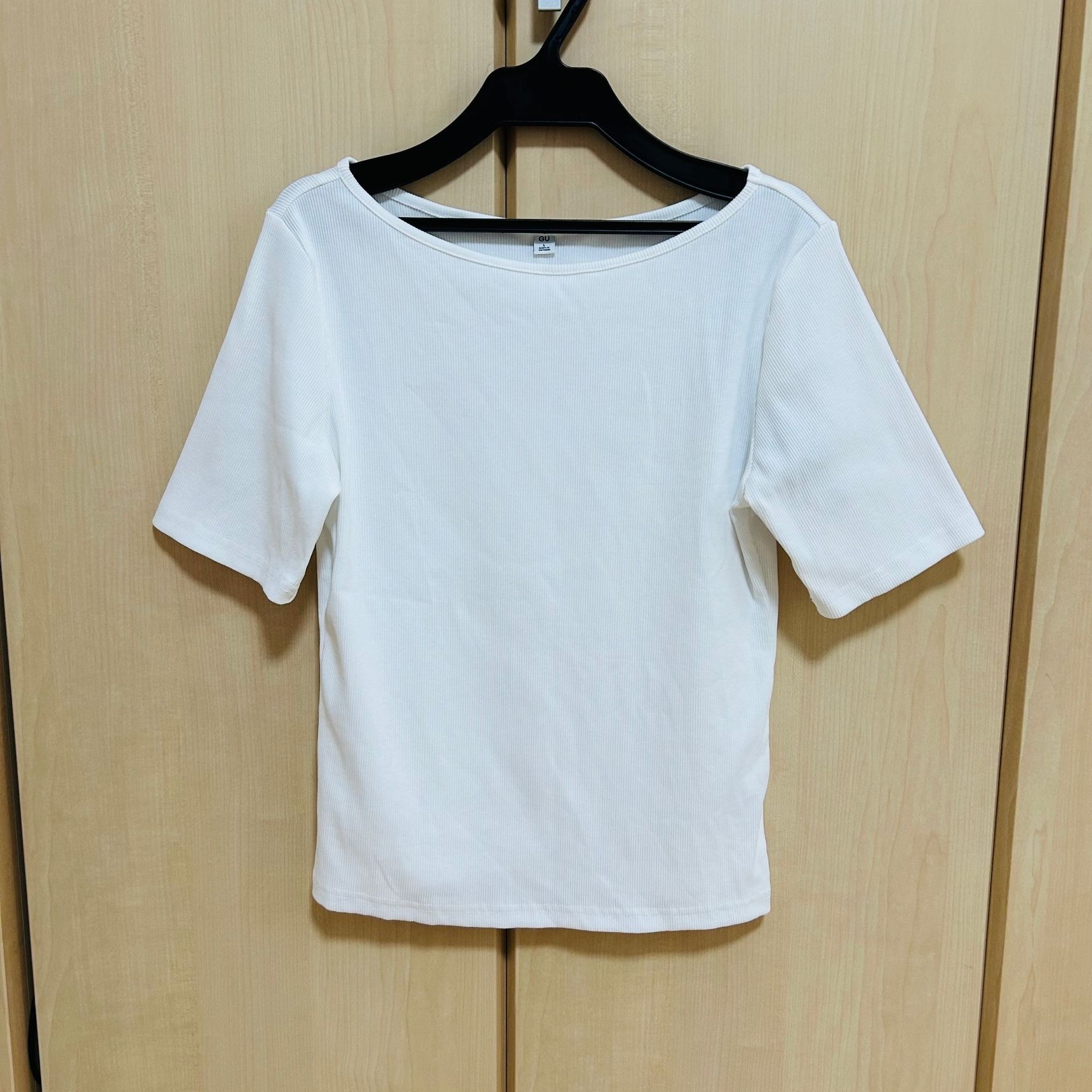 ②リブボートネックＴシャツ（オフホワイト）