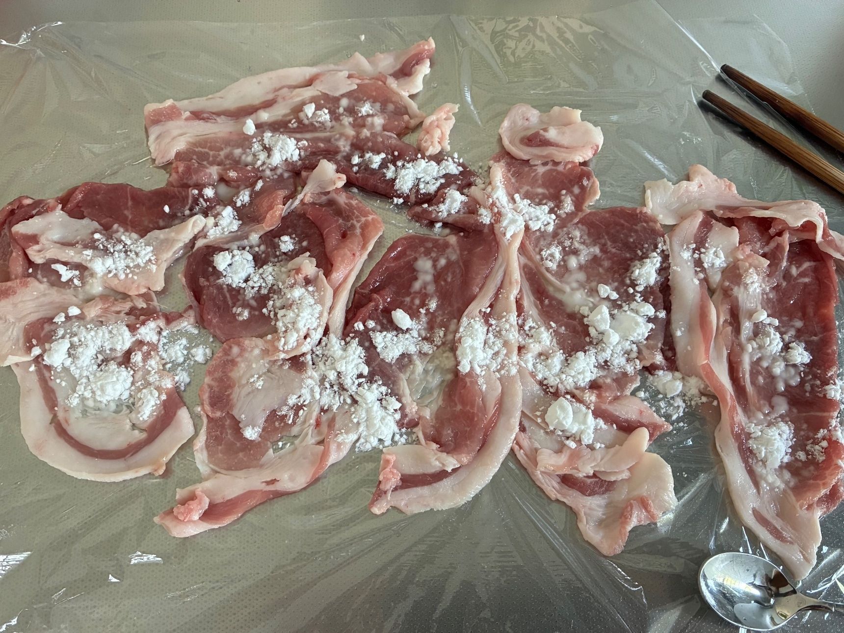 手順1：肉を巻く