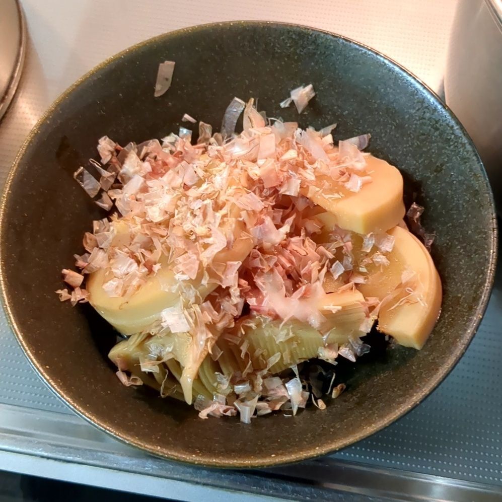 更に鰹節をかけます。