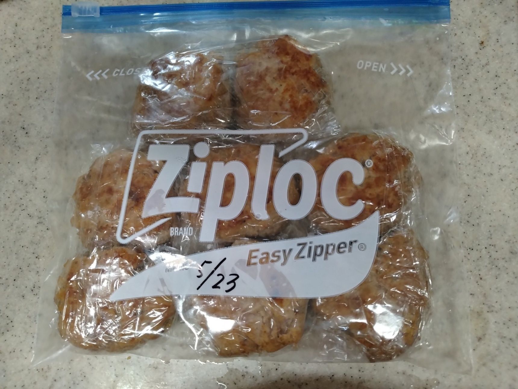 食品保存袋で冷凍する