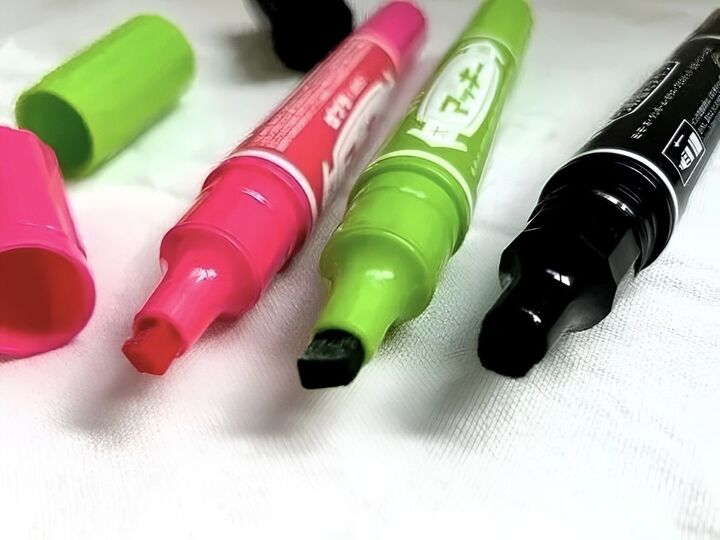 かすれた油性ペンが驚きの"復活"!家にあるモノで簡単にできます。捨てる前に試してみて♪