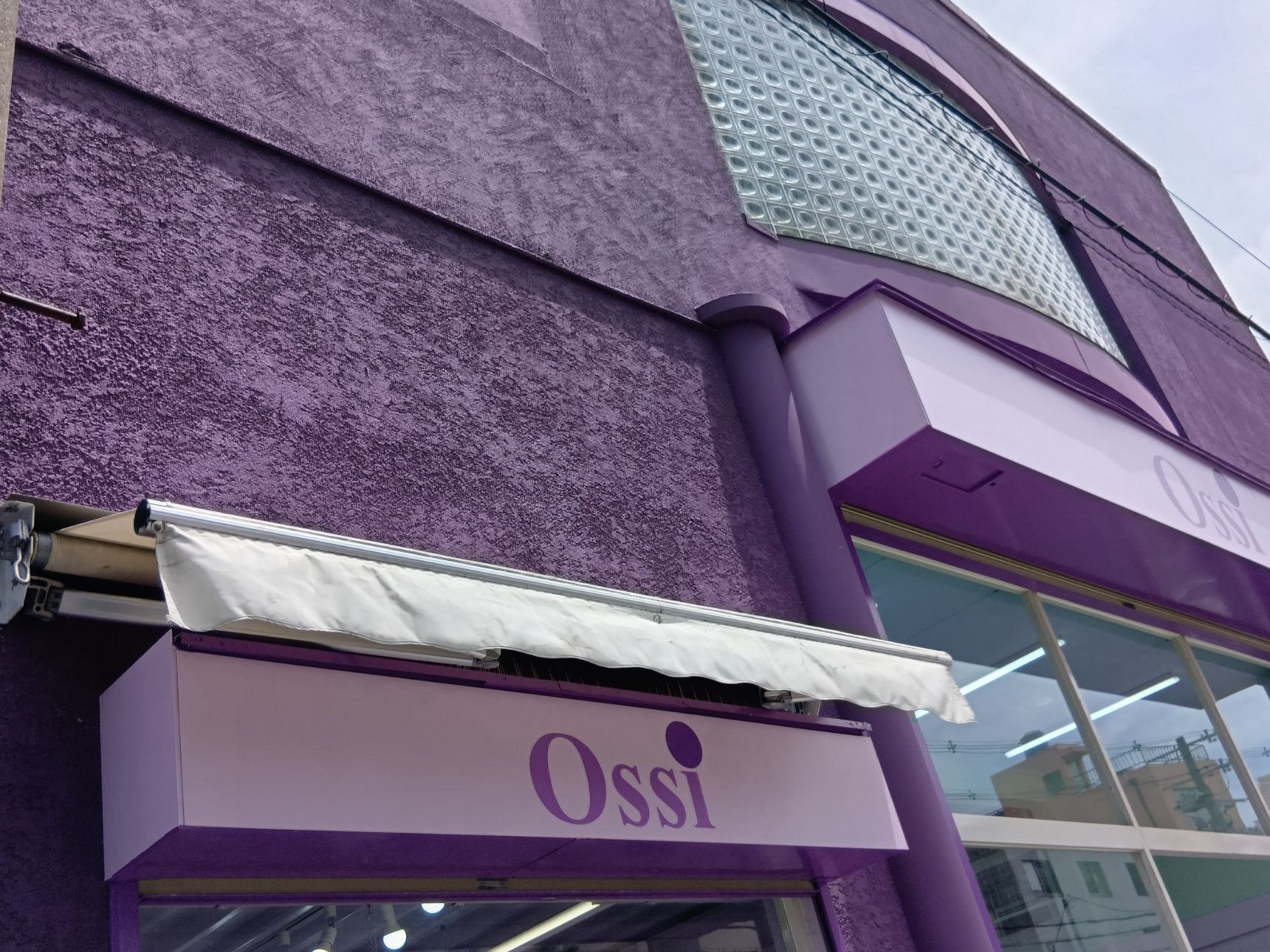 こちらは、大阪コリアタウンのすぐそばにある推し活専門店「オッシー」 鶴橋コリアウン店