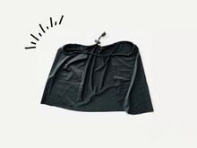 「首だけ焼ける問題」たった220円で解決！？キャンドゥの“黒マント”が真夏の救世主だった！！
