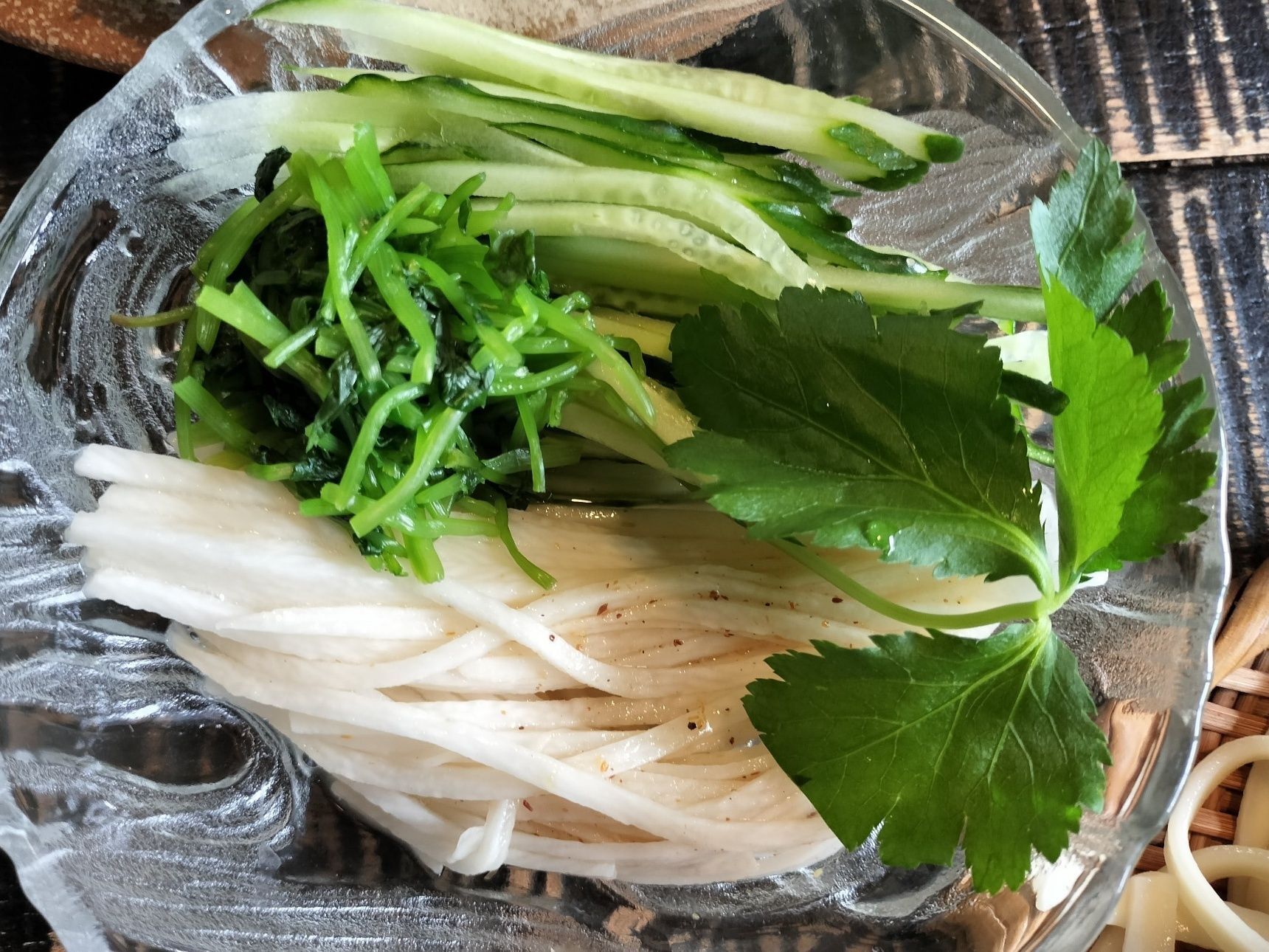 簡単！数秒！つゆの素にひと手間加えて風味と香りをプラス！冷やしうどん！長芋そうめん！きゅうりそうめん