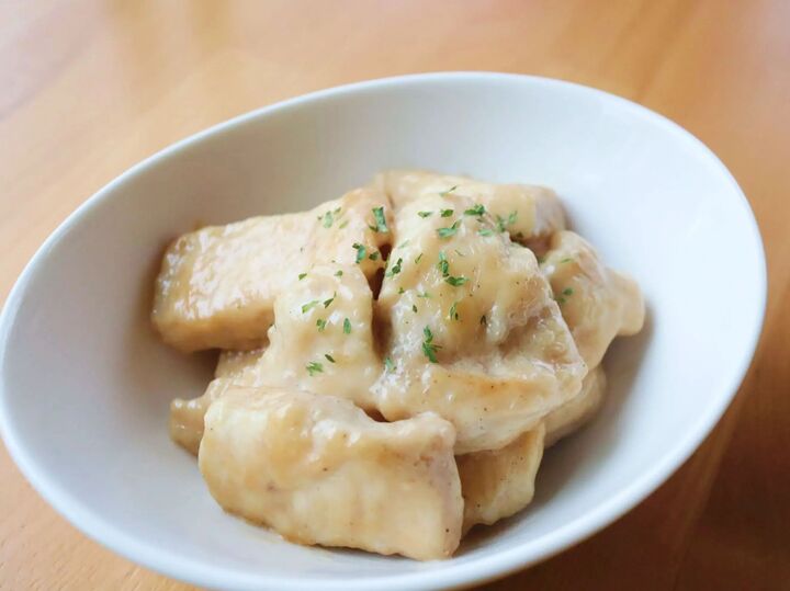 もうパサパサに戻れない!鶏むね肉が驚くほどしっとりする方法。〈幸せテクに注目!〉