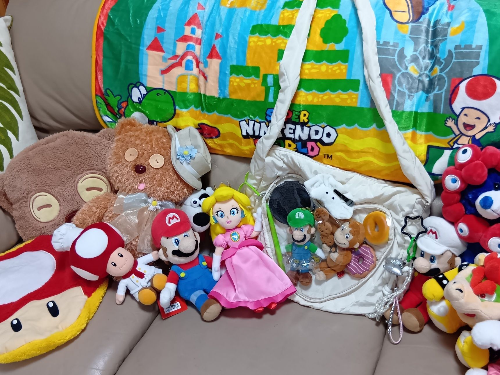 推しぬいぐるみなどをバッグに入れると、ほこりをかぶらずキレイに保存もでき、落ち歩くこともできますよ！