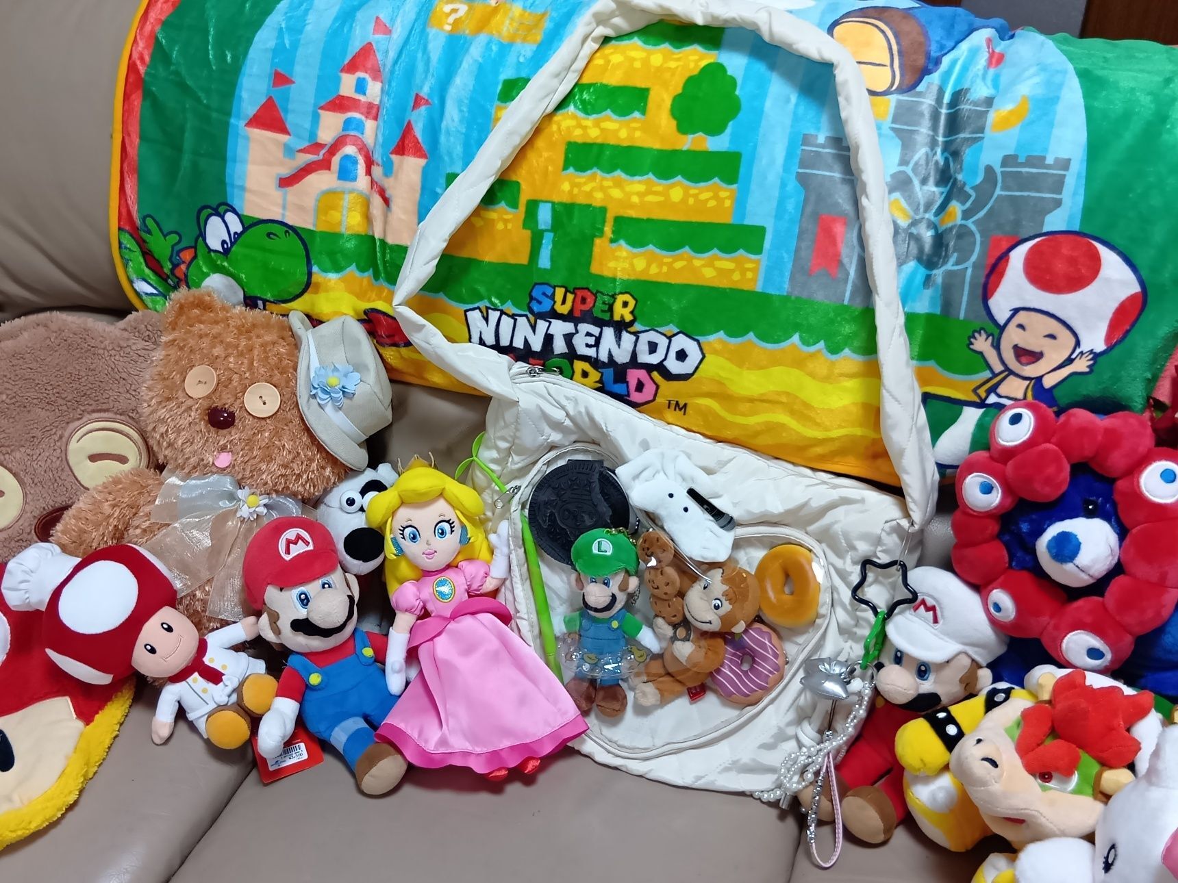 こちらは、私も子供も大好きなユニバに行くたび、買い集めたお品の中のぬいぐるみ。