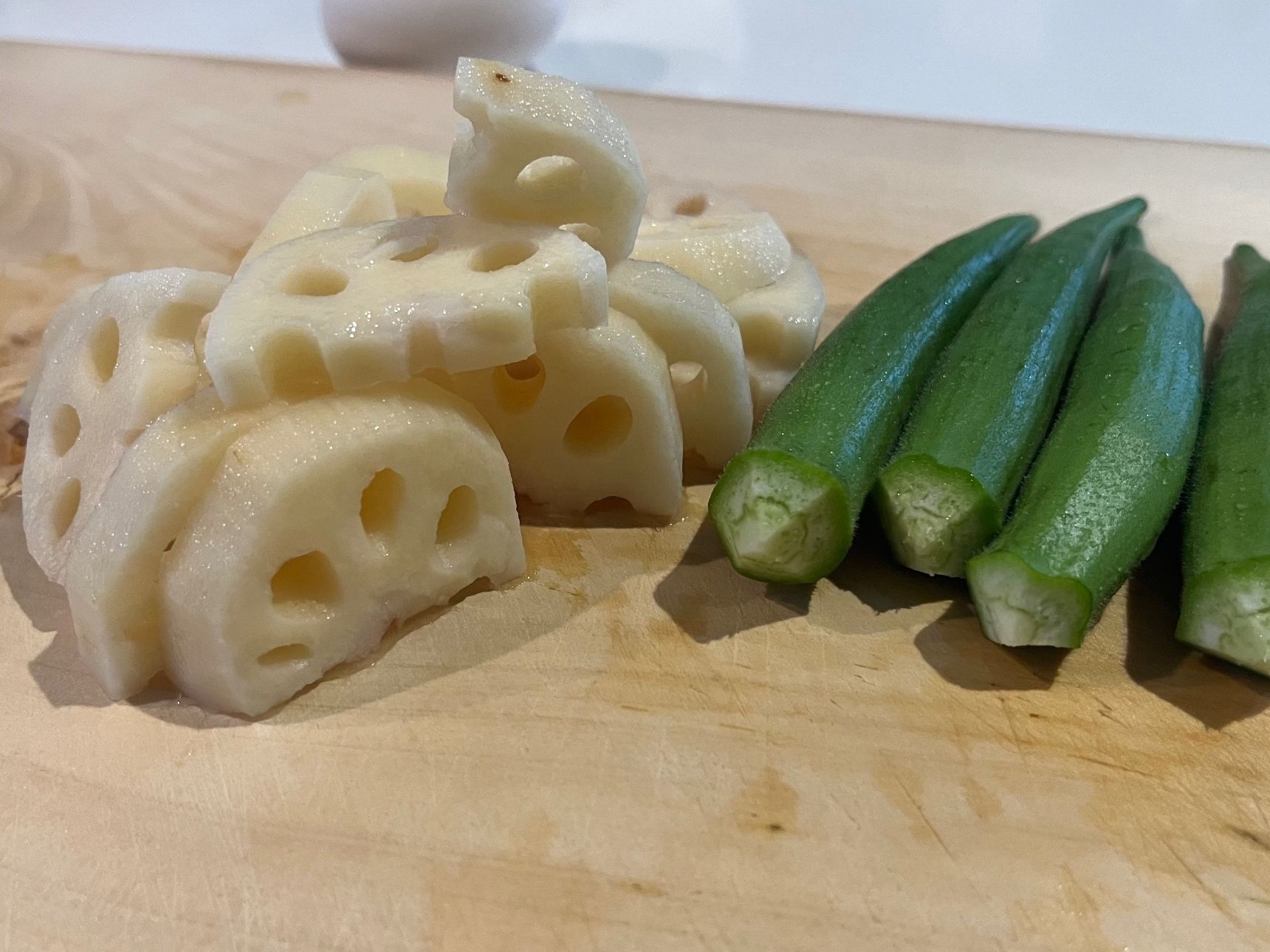 ①野菜をカットする