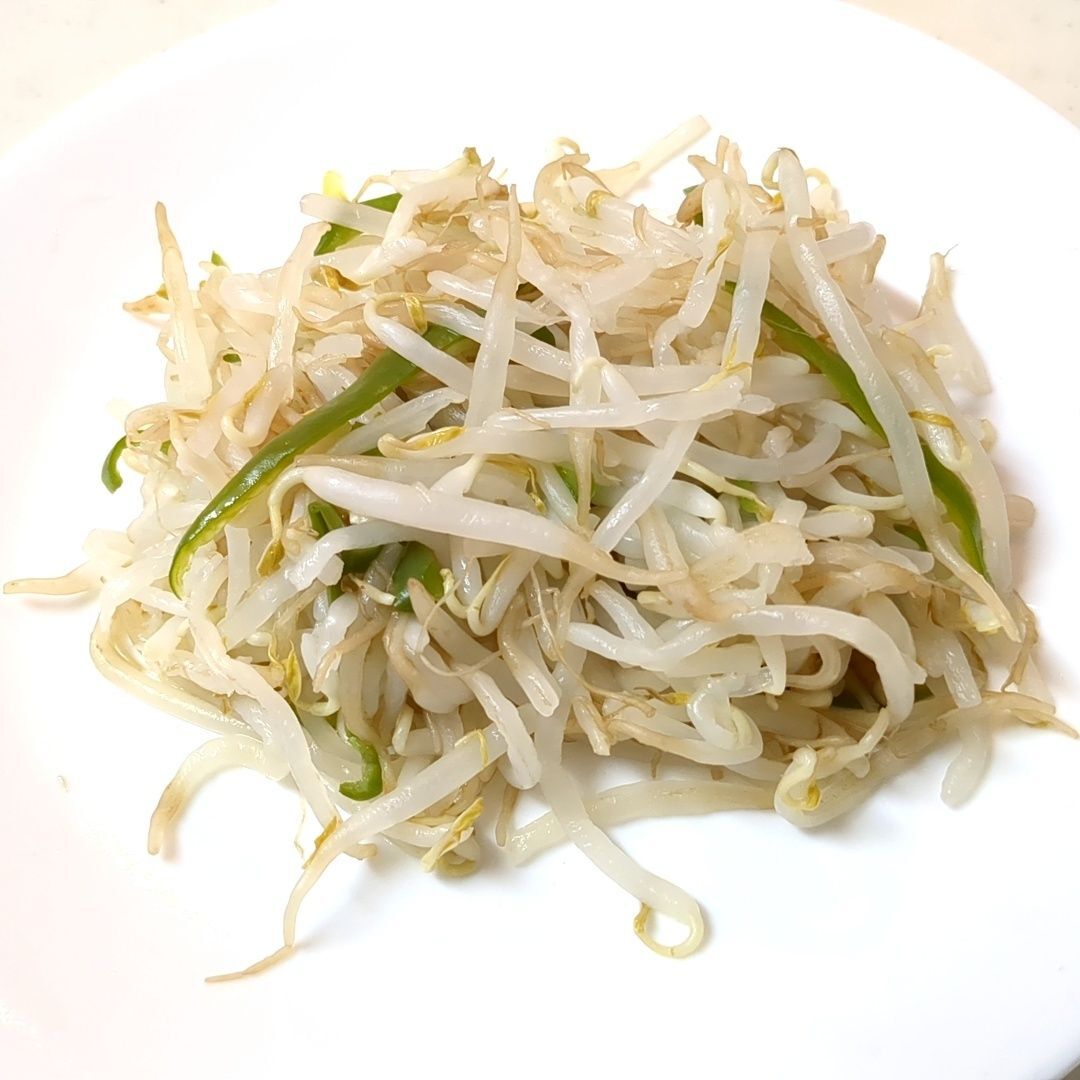 もやしを茹でます！