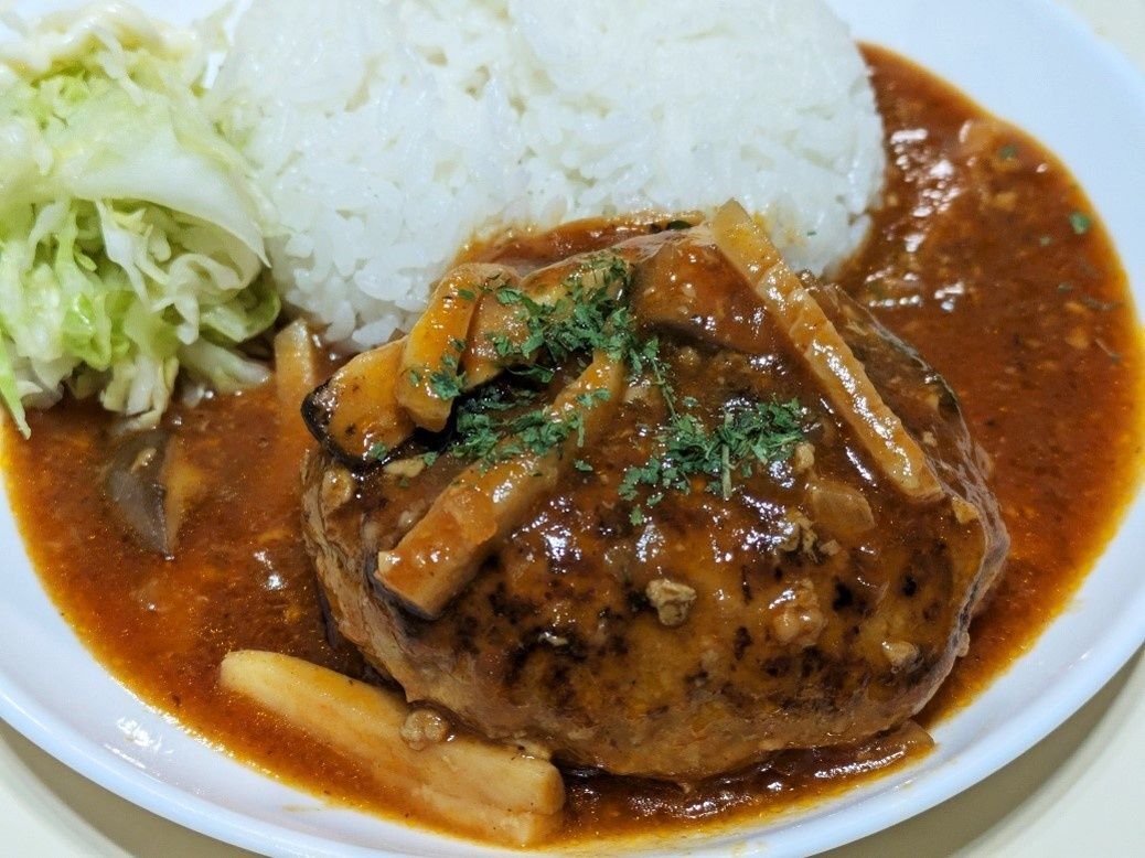 三國シェフのレシピを参考に！我が家の煮込みハンバーグ