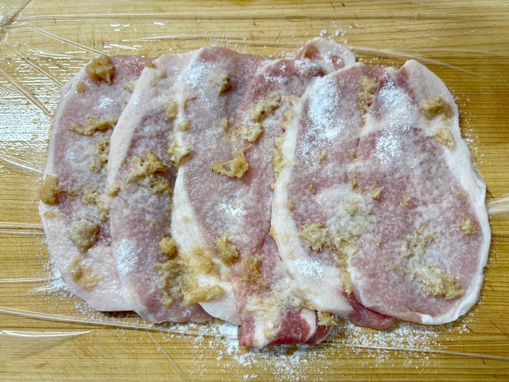 お肉をシート状にして、一気に味付け