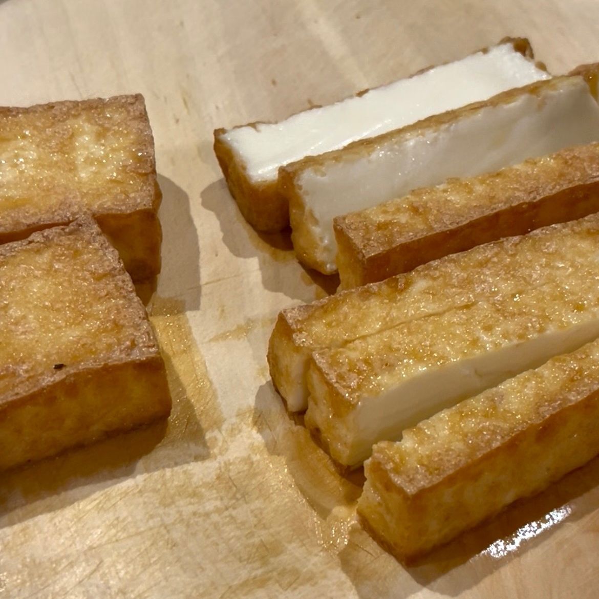 ③厚揚げを切る